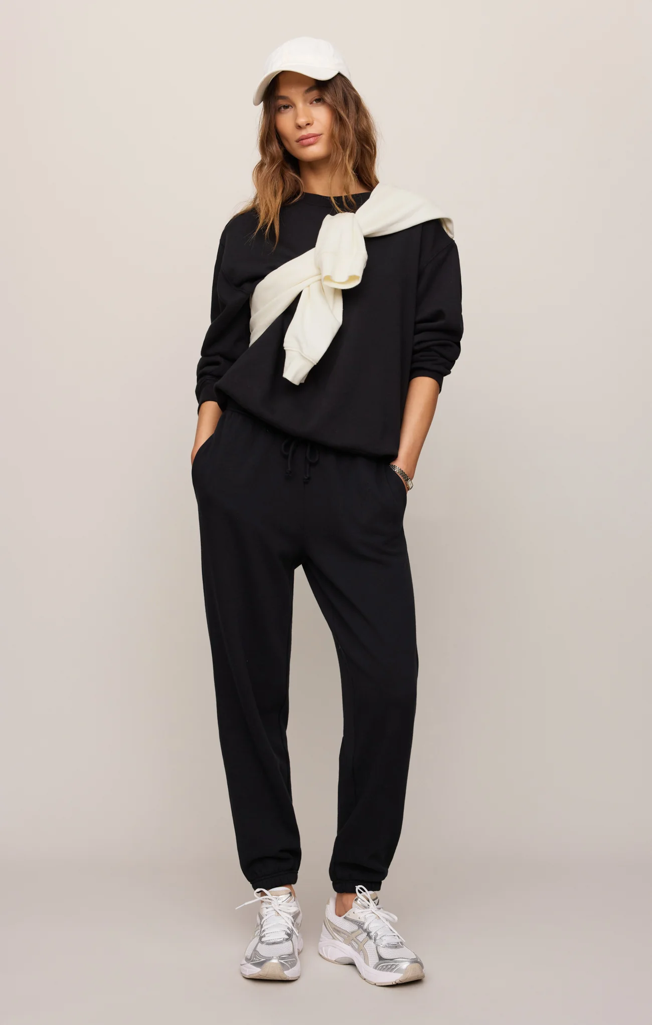 Classic Boyfriend Sweatshirt - Image 33