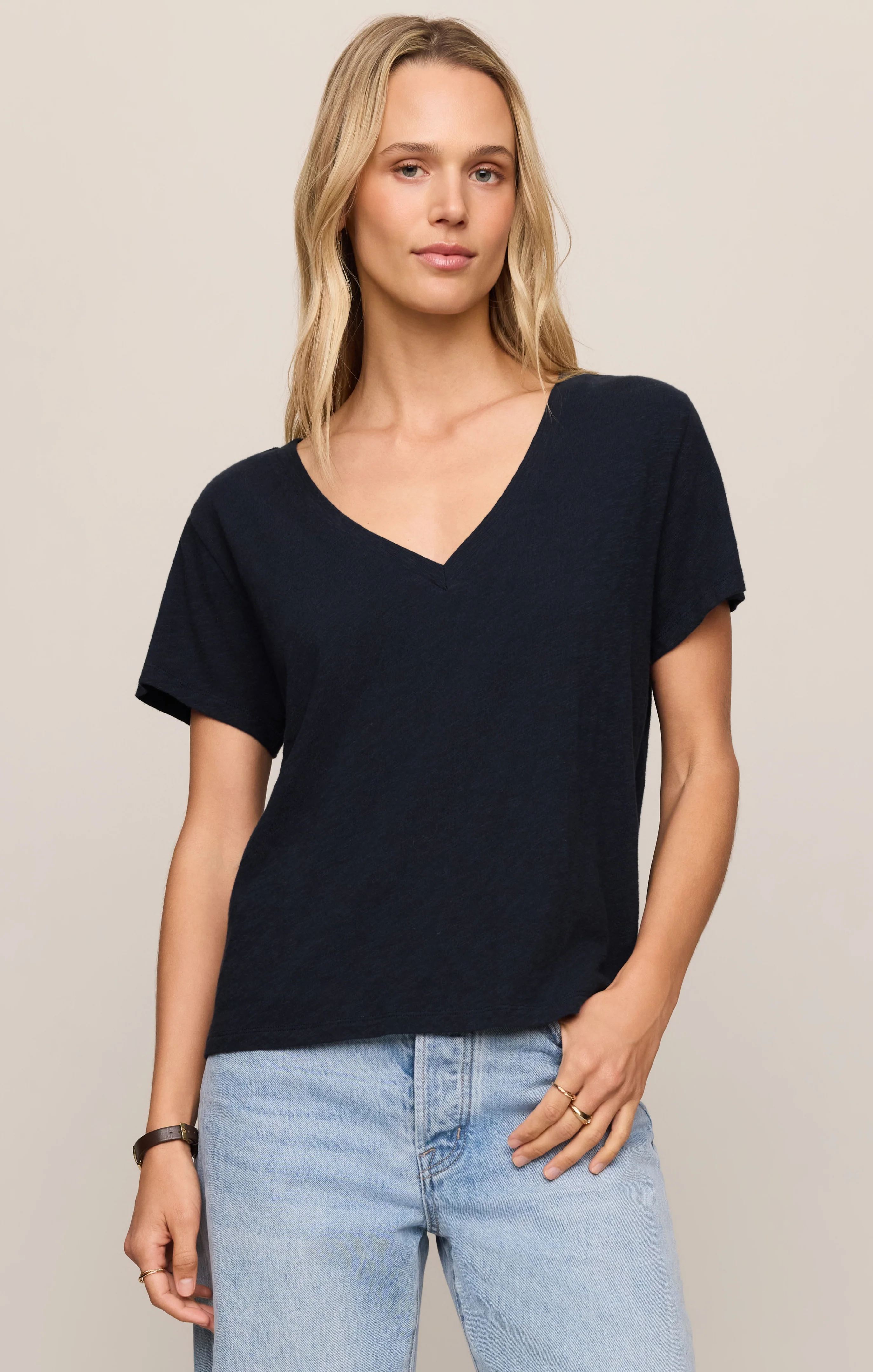 Nomad Slub V-Neck Tee - Image 15