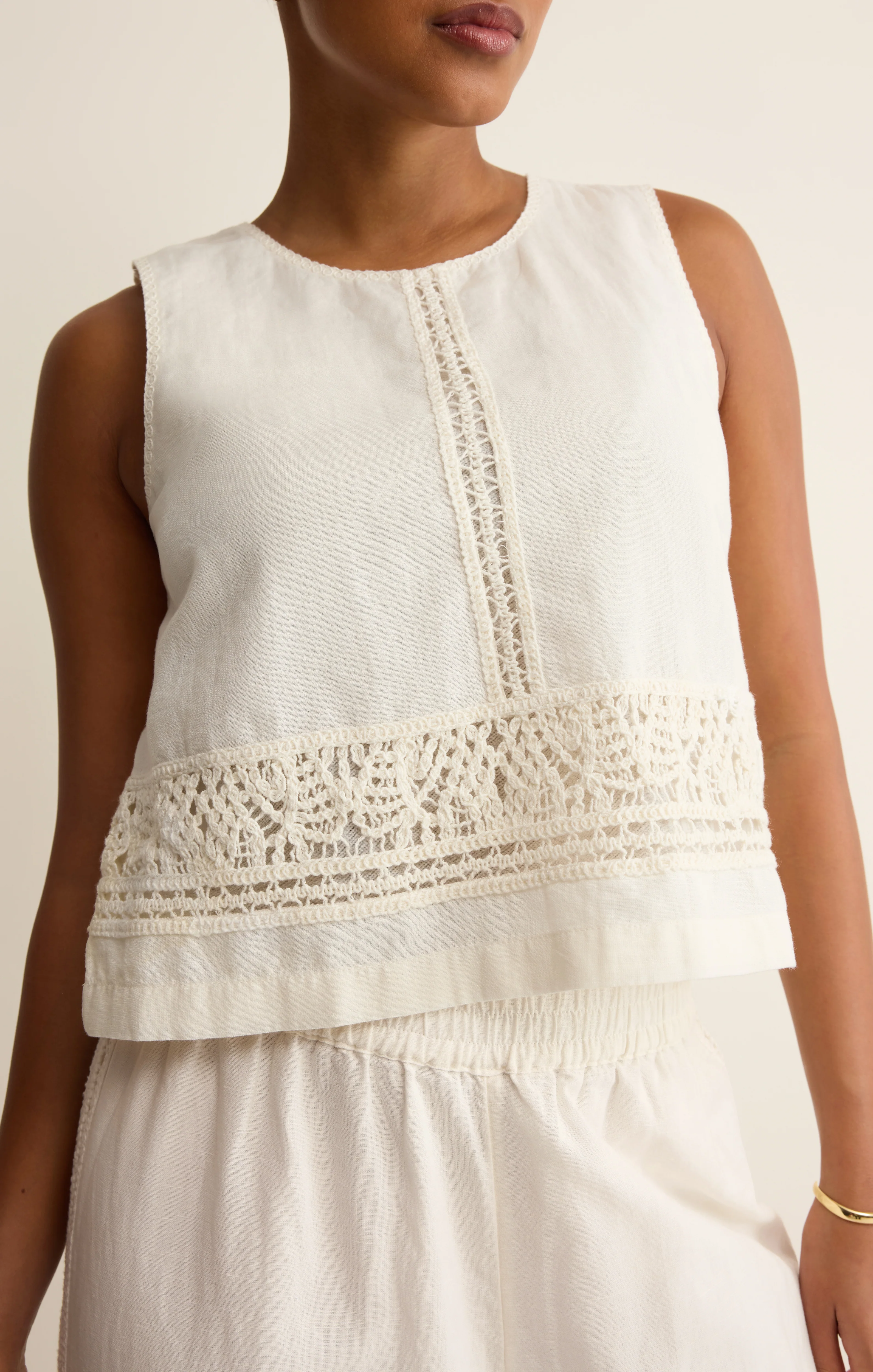 Sloane Embroidered Top - Image 11