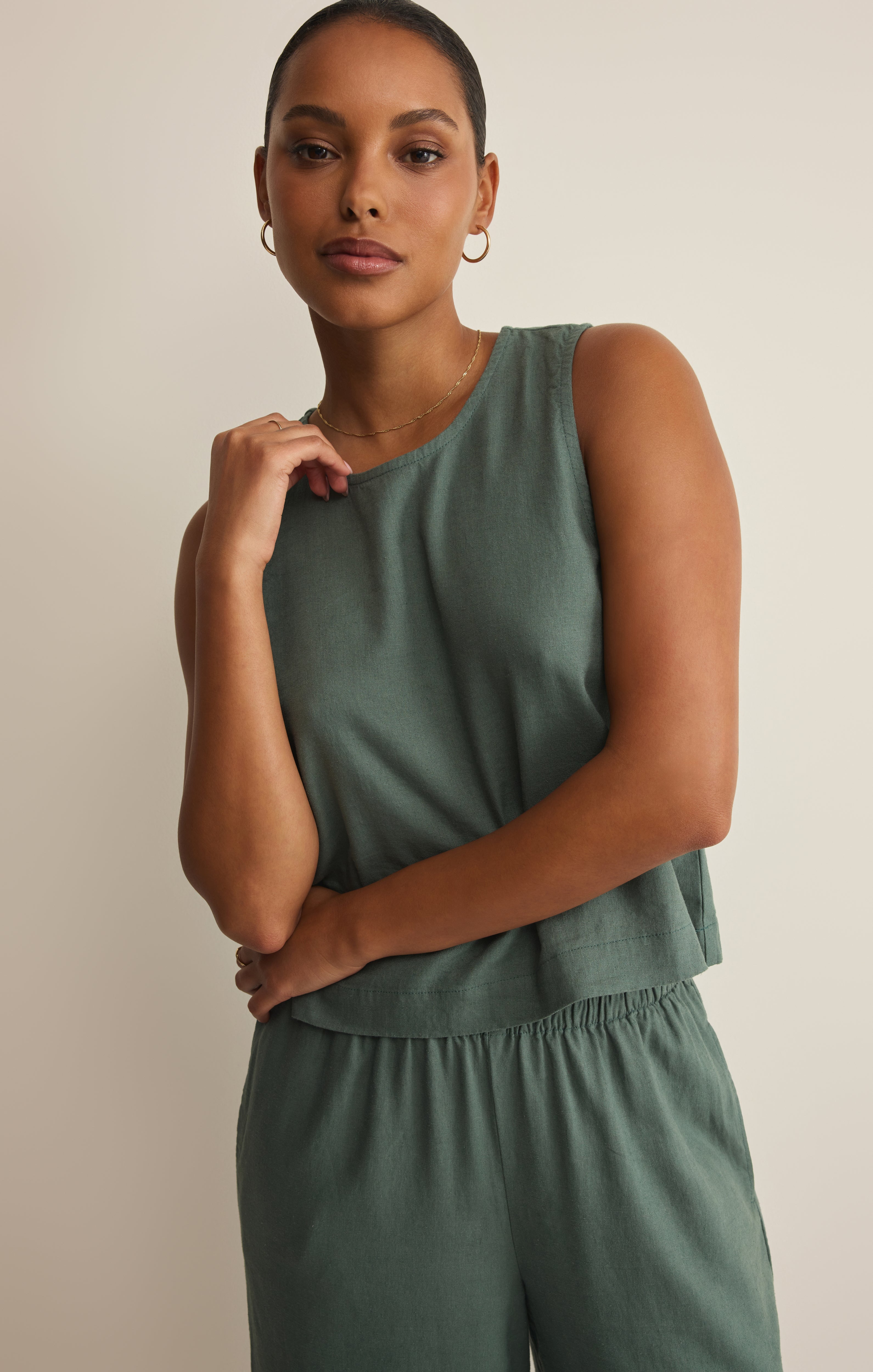 Sloane Linen Cropped Tank - Image 7