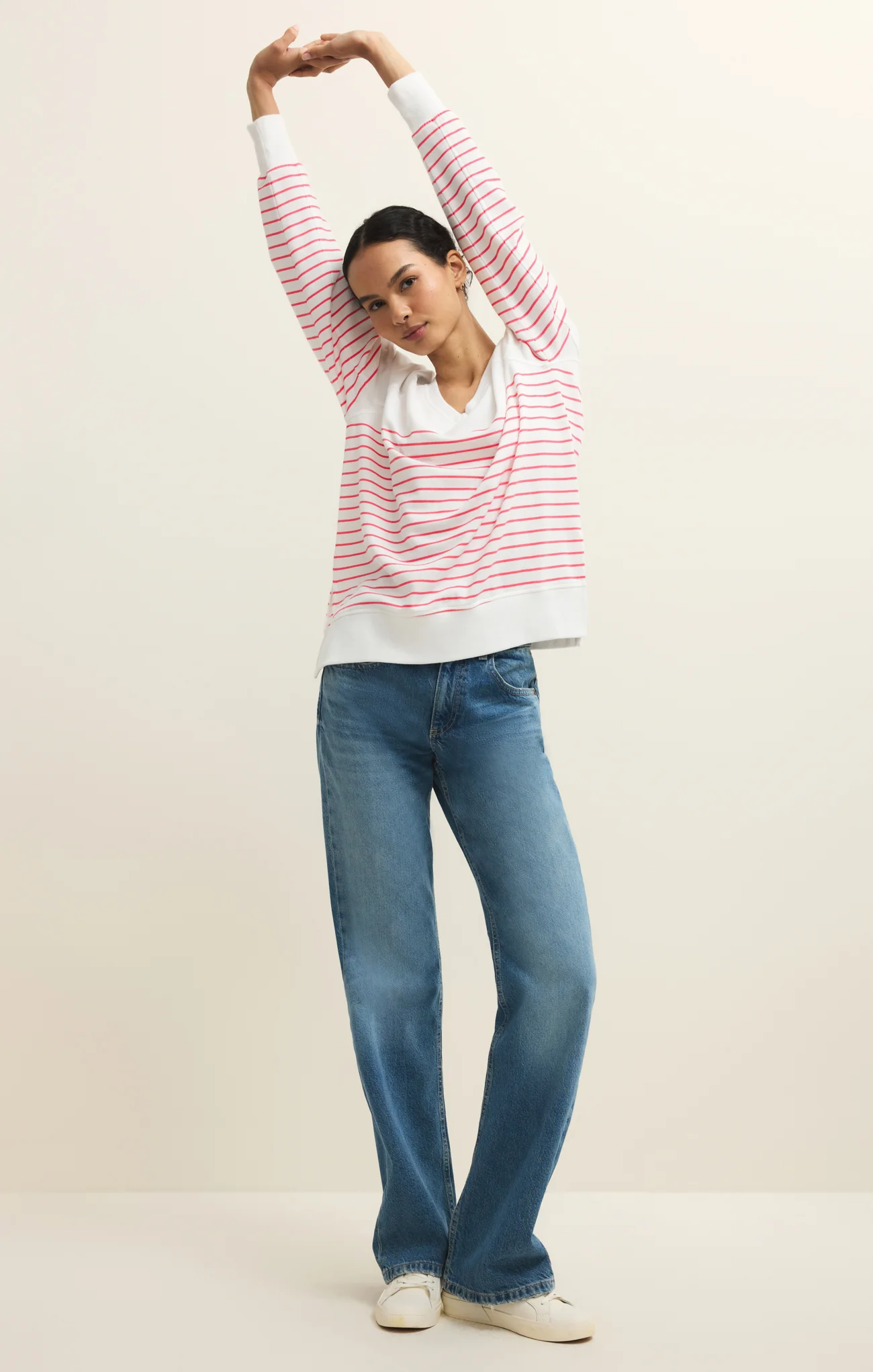 Weekender Stripe V-Neck - Image 15