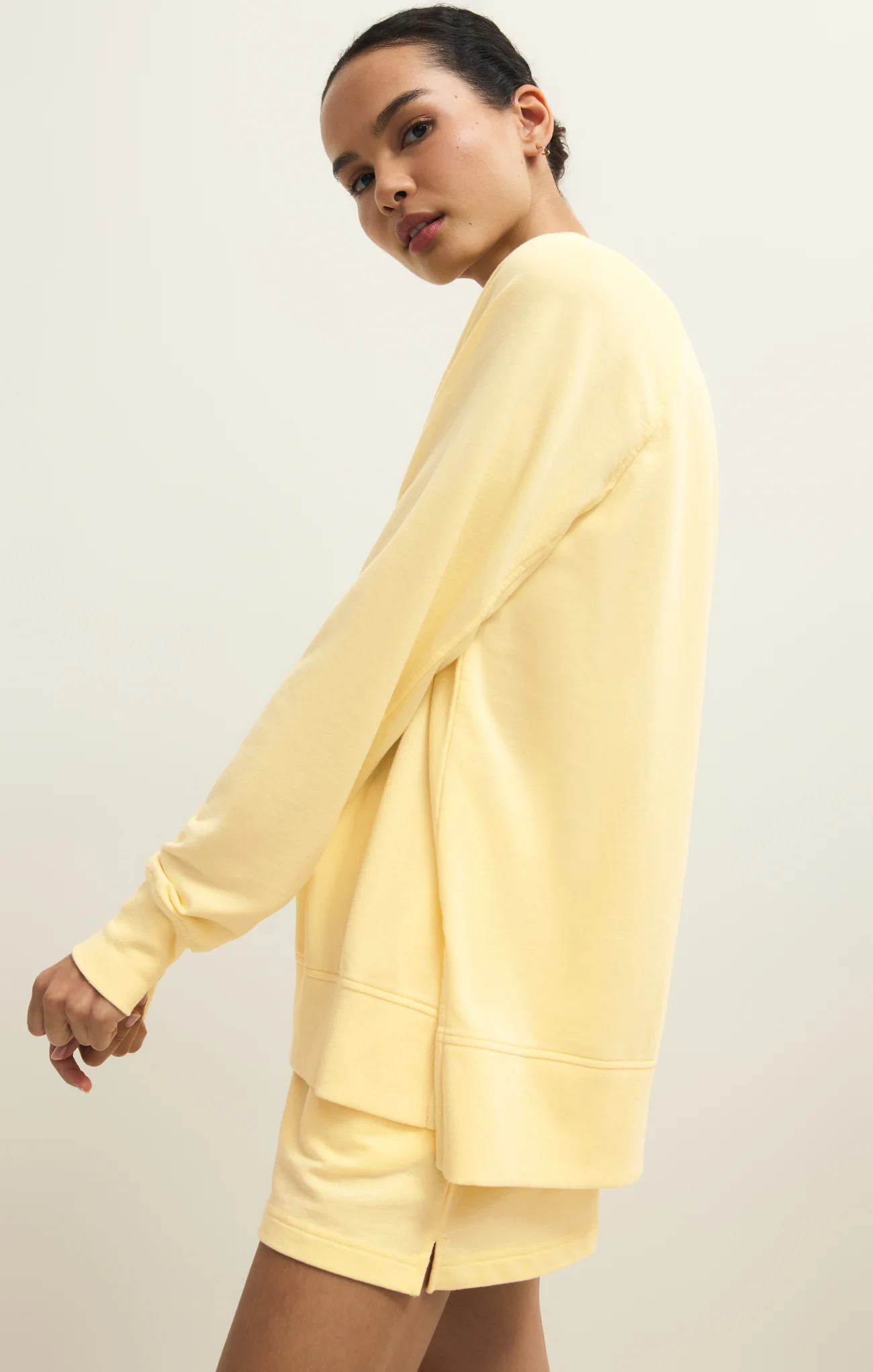 Weekender V-Neck - Image 8